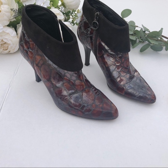 Donald J. Pliner Patent Leather Booties  size 6 - Picture 10 of 14